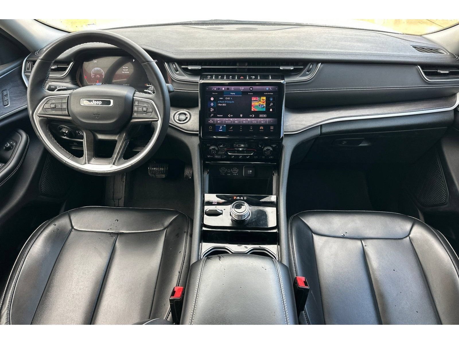 Used 2023 Jeep Grand Cherokee L Limited AWD/4WD image 13