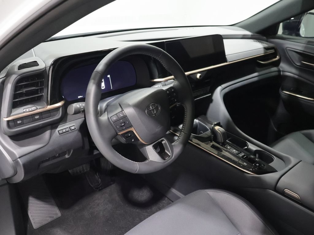 Used 2026 Toyota Crown AWD/4WD image 14