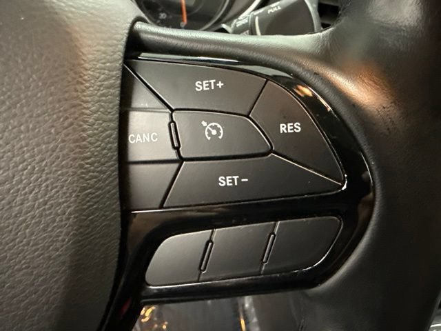 Used 2020 Jeep Cherokee Latitude Plus AWD/4WD image 31