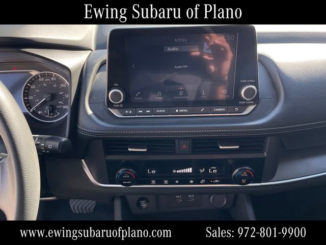 Used 2024 Nissan Rogue SV image 19