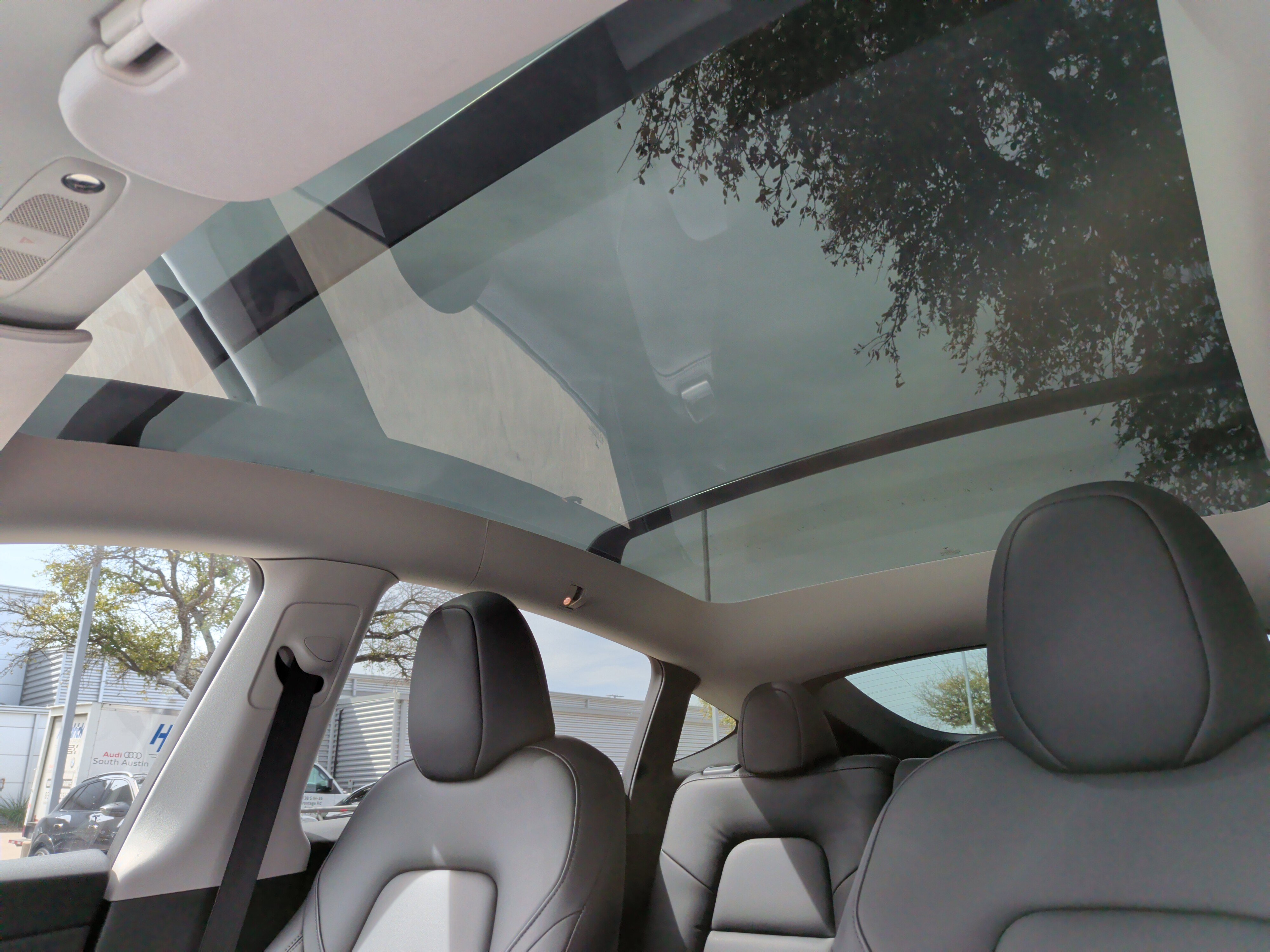 Used 2023 Tesla Model Y AWD image 25