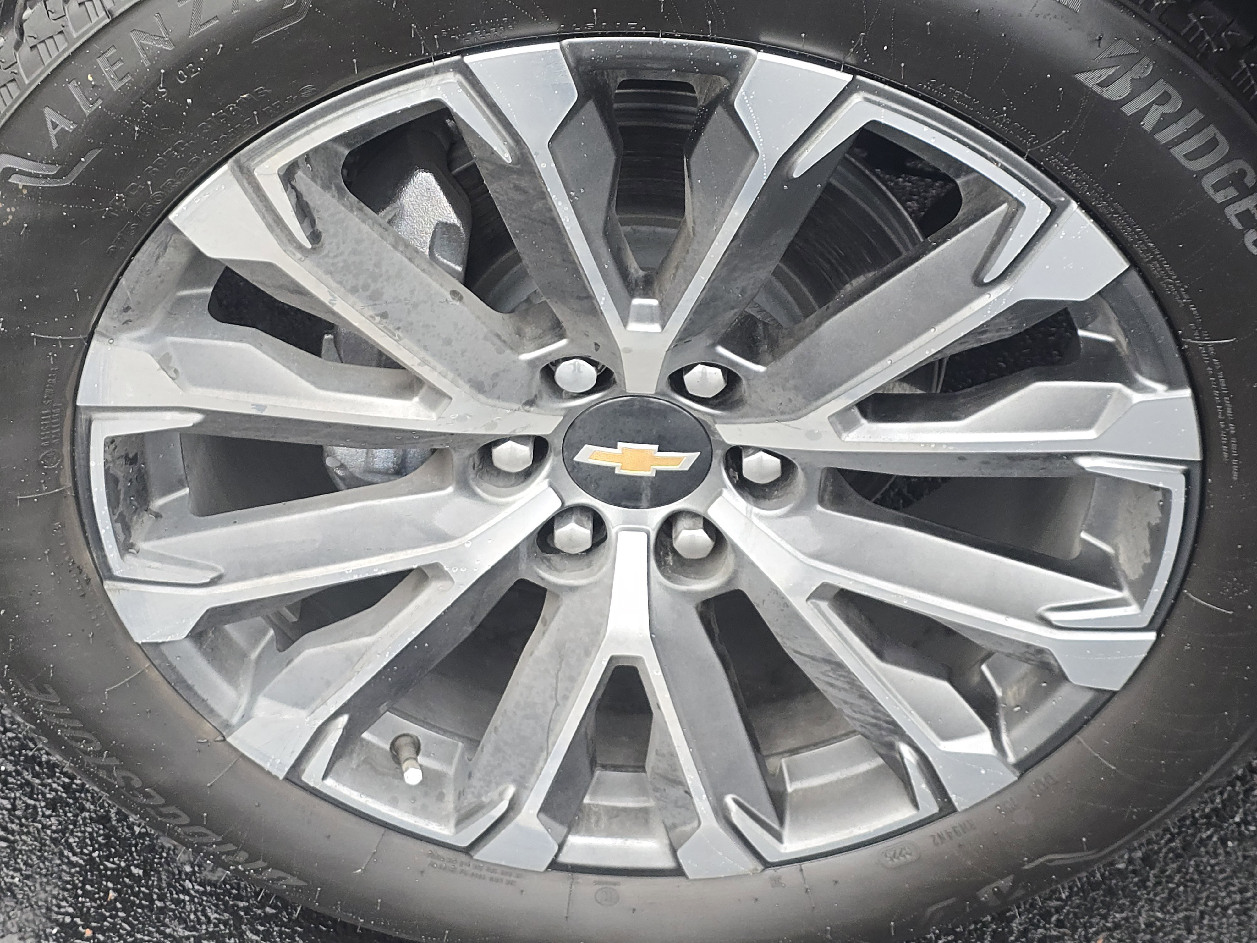 New 2026 Chevrolet Suburban High Country image 11