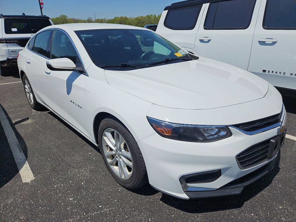 Used 2017 Chevrolet Malibu LT FWD image 3