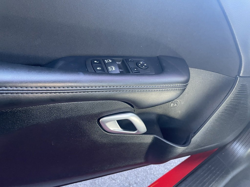 Used 2022 Dodge Challenger SXT image 18