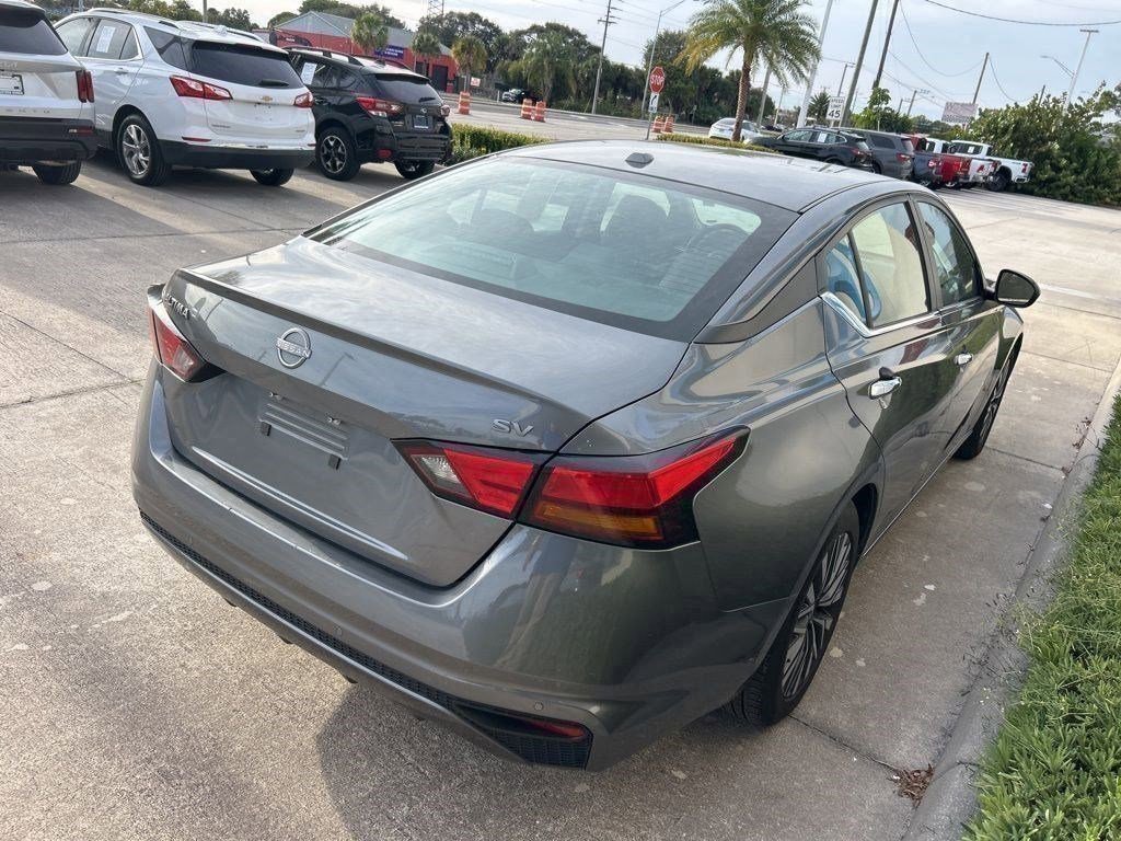 Used 2024 Nissan Altima 2.5 SV image 7