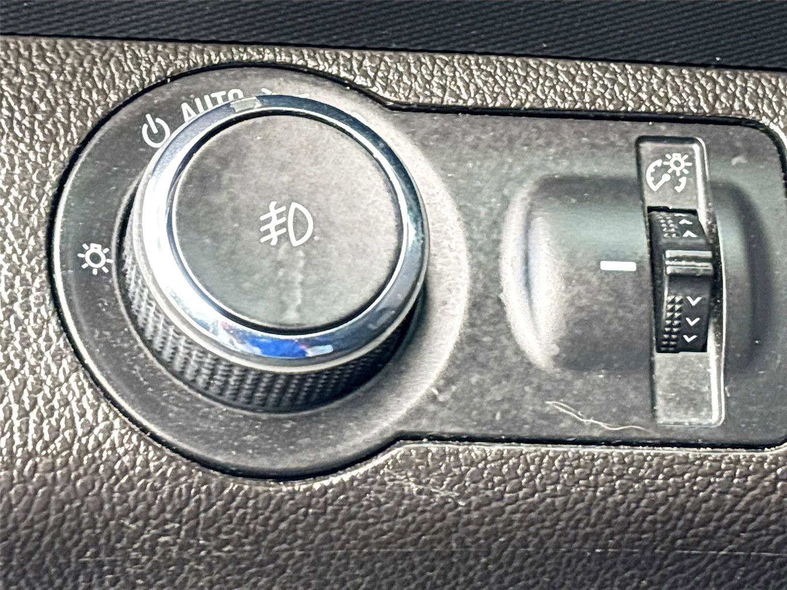 Used 2017 Chevrolet Sonic LT w/ Fun and Sun Package image 11