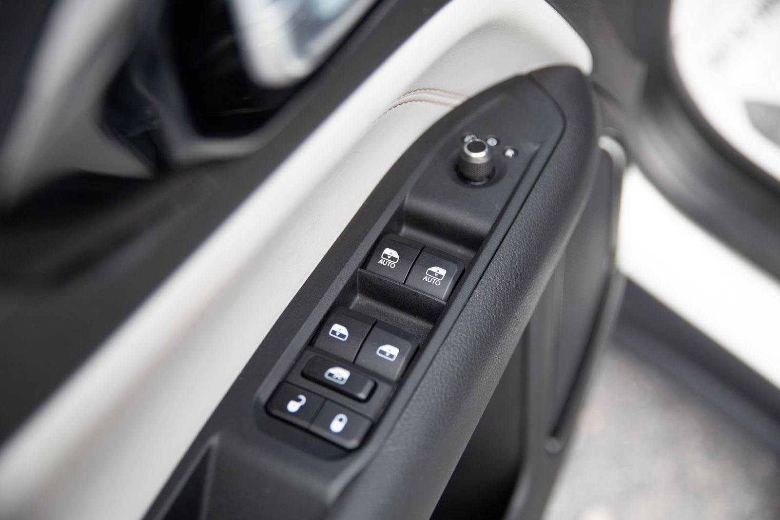 Used 2025 Jeep Compass Limited AWD/4WD image 19