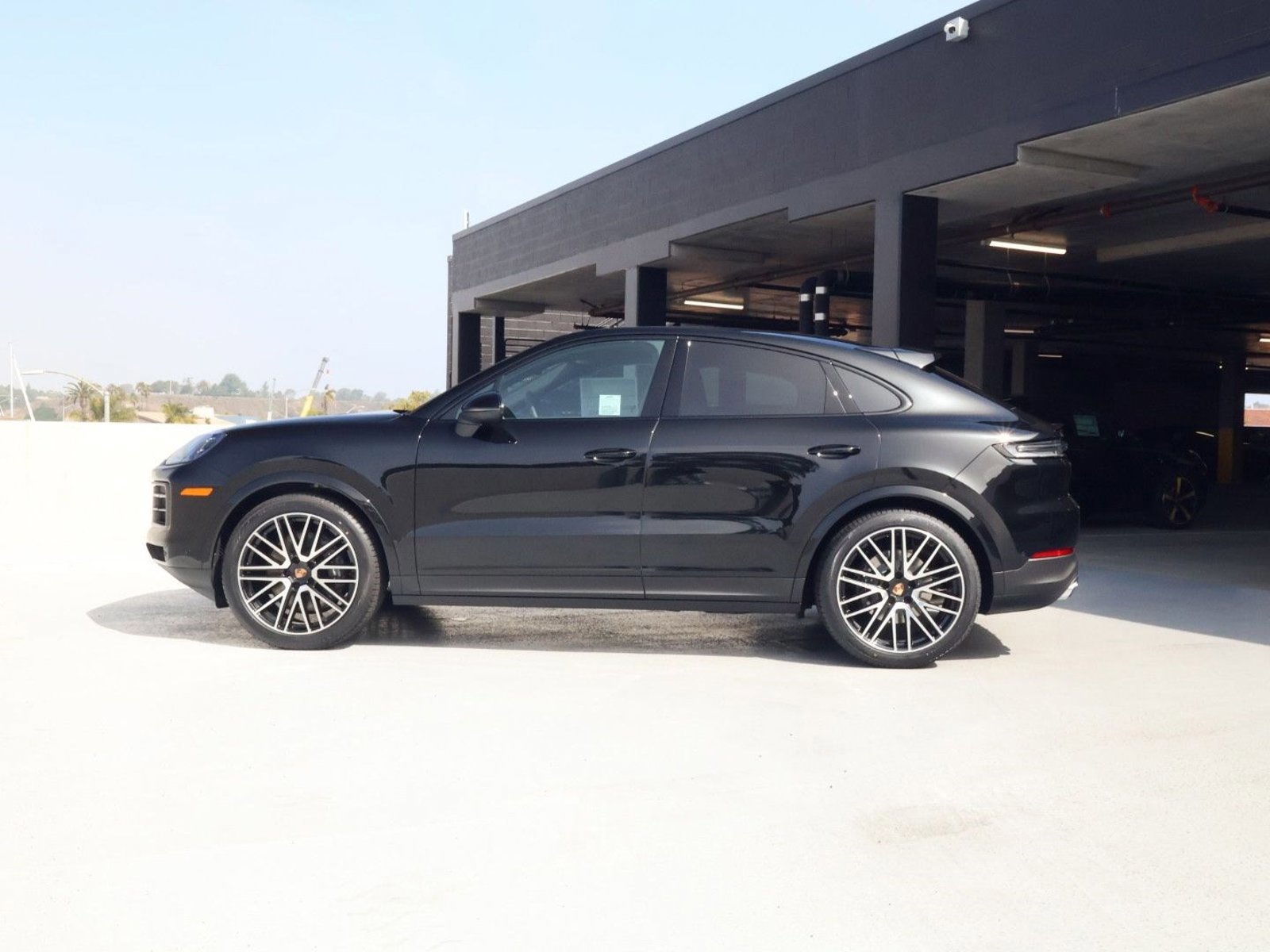 New 2026 Porsche Cayenne Coupe AWD/4WD image 2