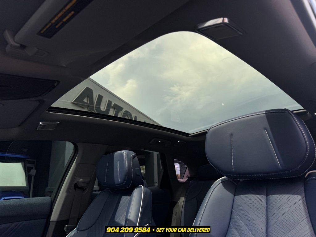 Used 2025 Cadillac Optiq Sport 2 AWD/4WD image 23