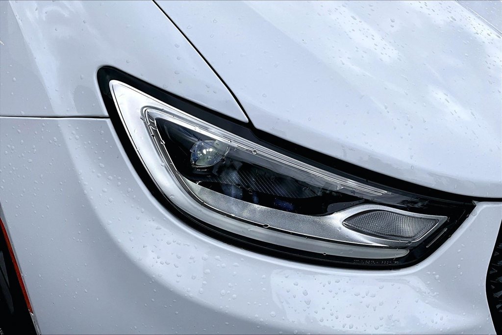 Certified 2026 Chrysler Pacifica Select w/ S Appearance Package FWD image 28