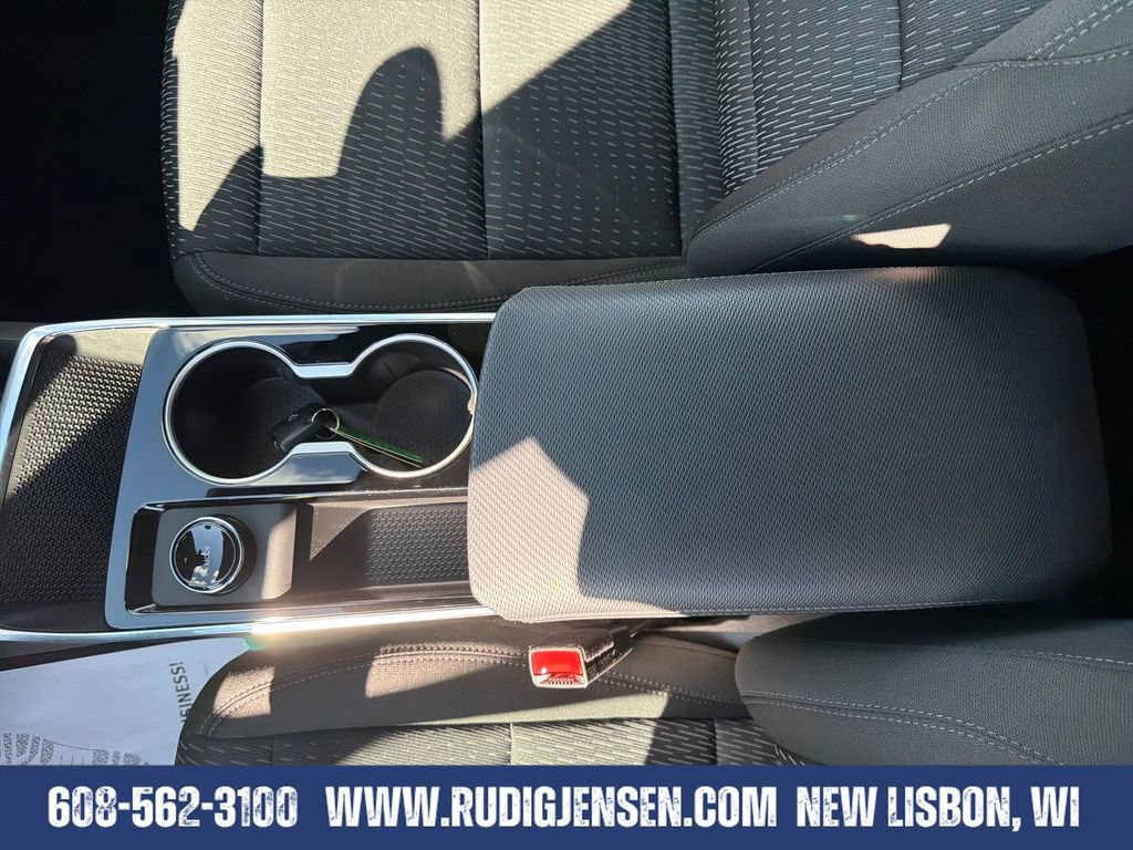 Used 2026 Chevrolet Equinox LT AWD/4WD image 25