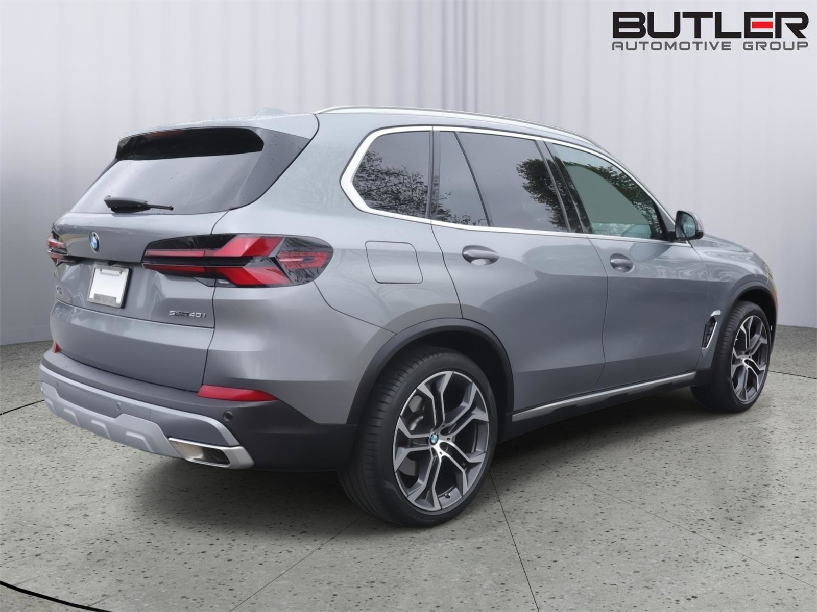 Used 2024 BMW X5 sDrive40i w/ Premium Package image 7