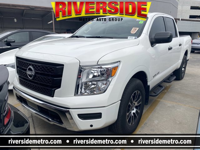 Certified 2024 Nissan Titan SV w/ SV Convenience Package image 1