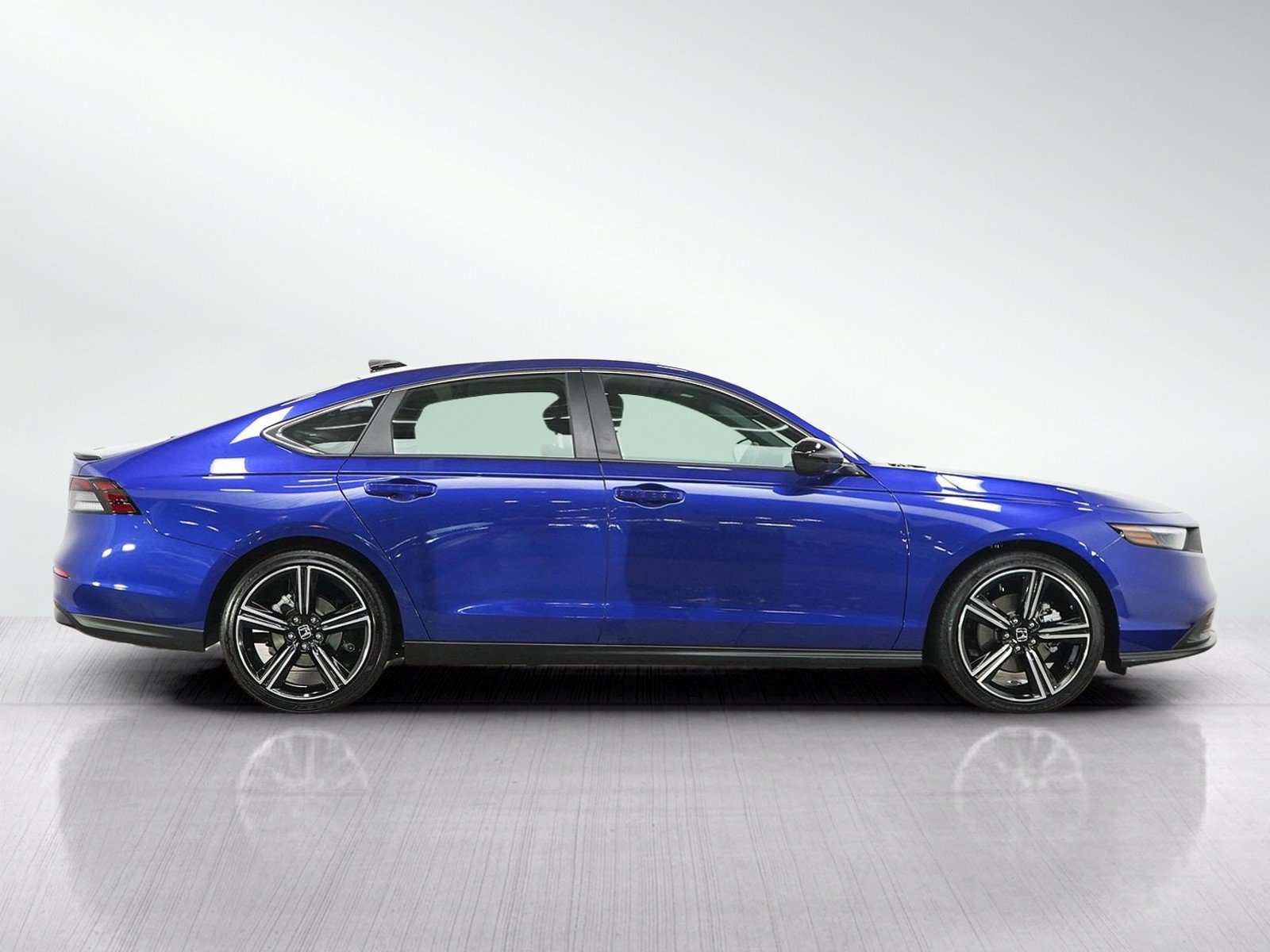 Used 2025 Honda Accord Sport image 6