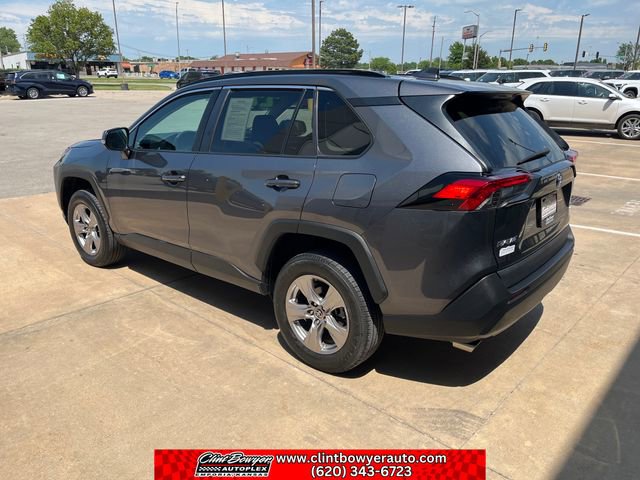 Used 2022 Toyota RAV4 XLE AWD/4WD image 3