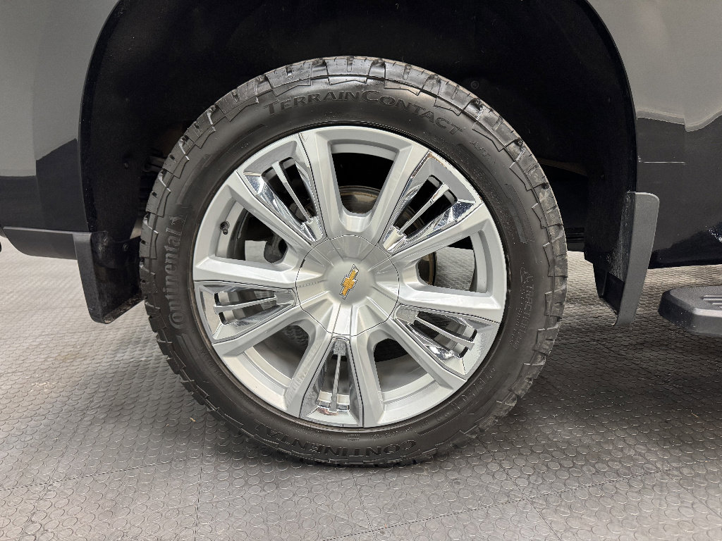 Used 2024 Chevrolet Silverado 1500 High Country w/ High Country Premium Package AWD/4WD image 9