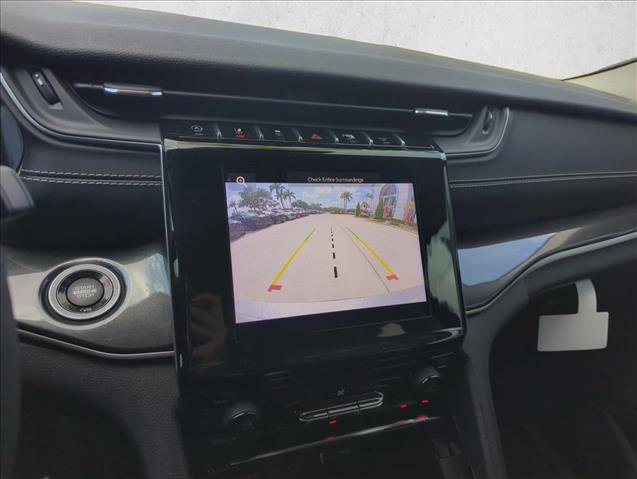 Used 2023 Jeep Grand Cherokee L Laredo image 7