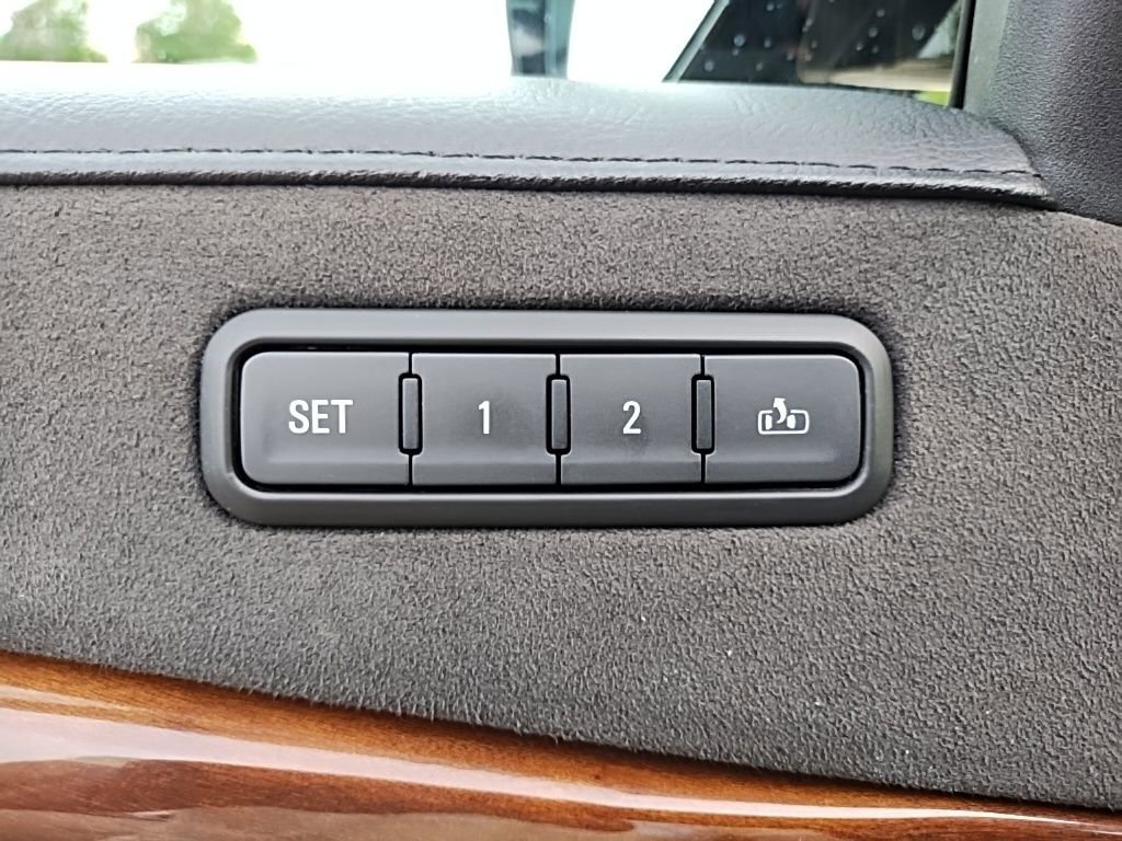 Used 2018 Cadillac Escalade ESV Premium Luxury AWD/4WD image 20