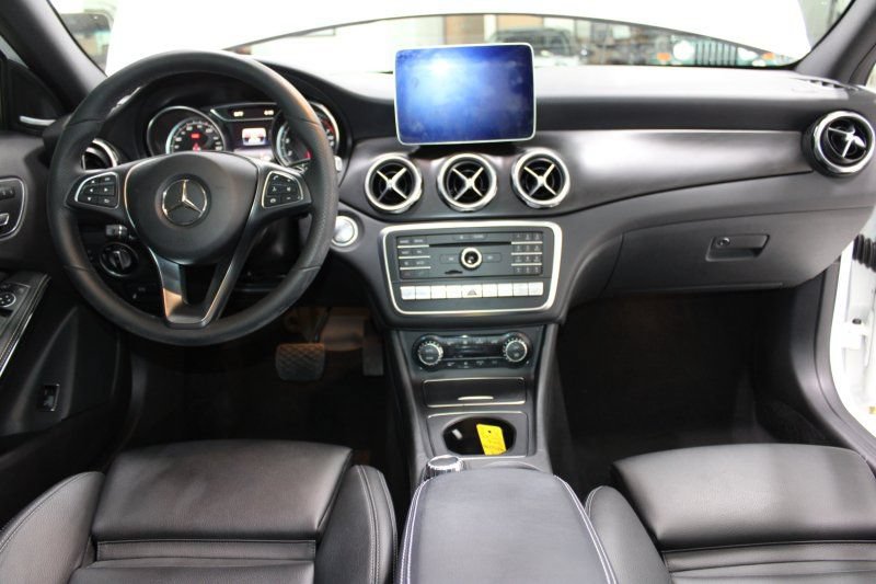 Used 2019 Mercedes-Benz GLA 250 4MATIC w/ Premium Package image 7