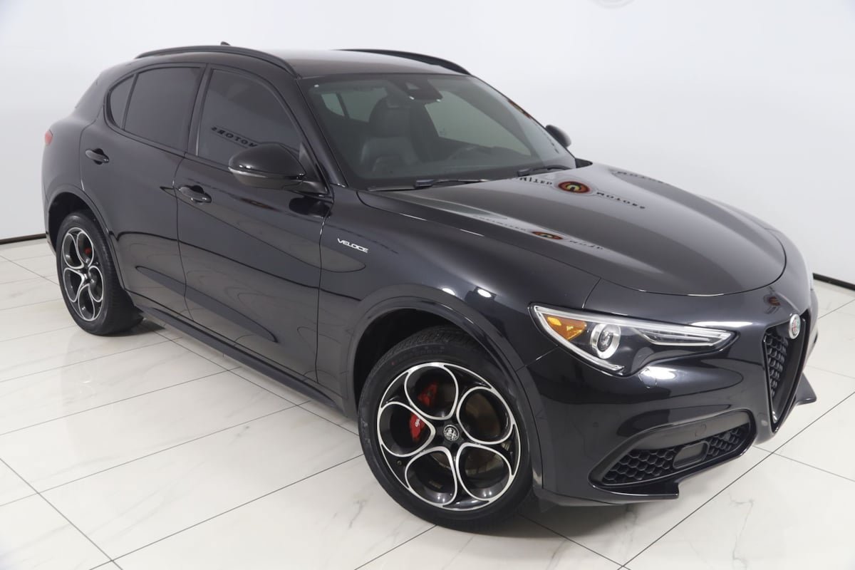 Used 2023 Alfa Romeo Stelvio Veloce AWD/4WD image 19