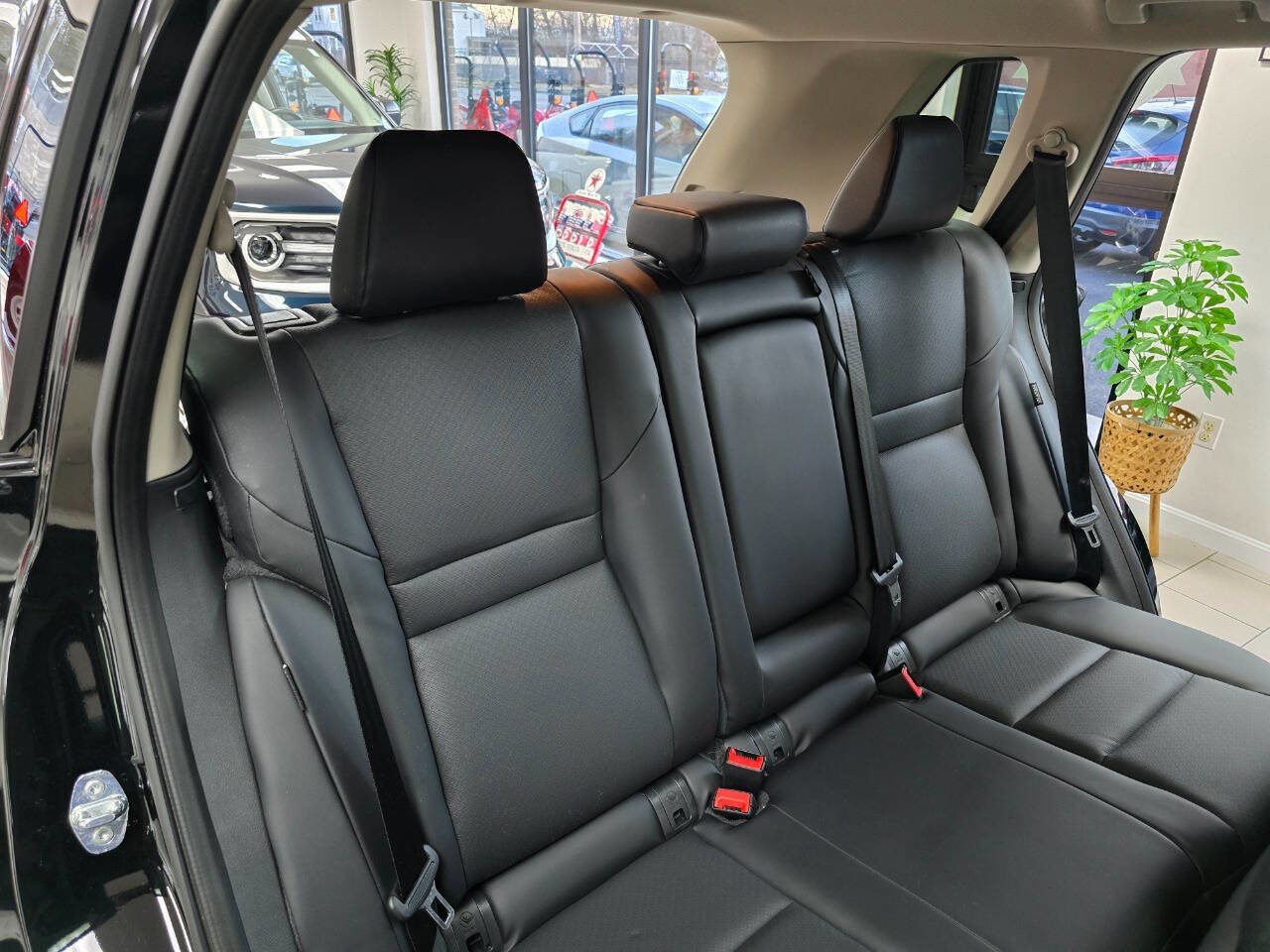 Used 2023 Nissan Rogue SV w/ SV Premium B Package image 22