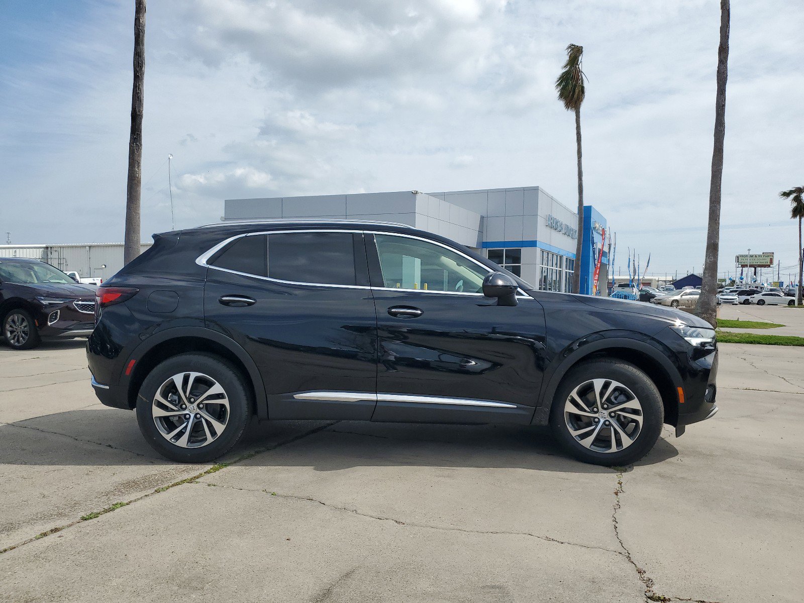 Used 2023 Buick Envision Essence image 4