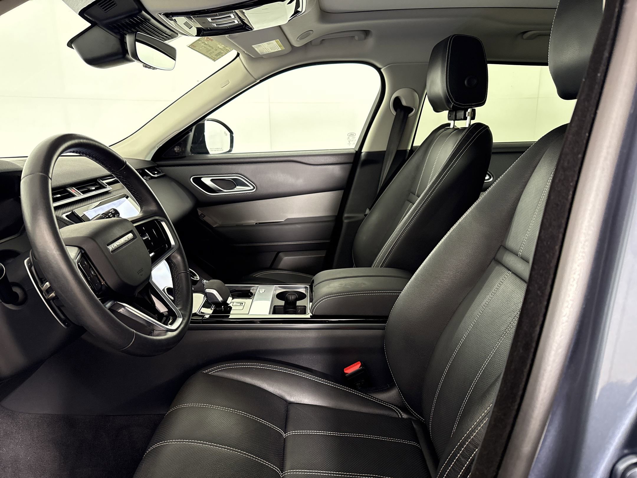 Certified 2023 Land Rover Range Rover Velar S image 5