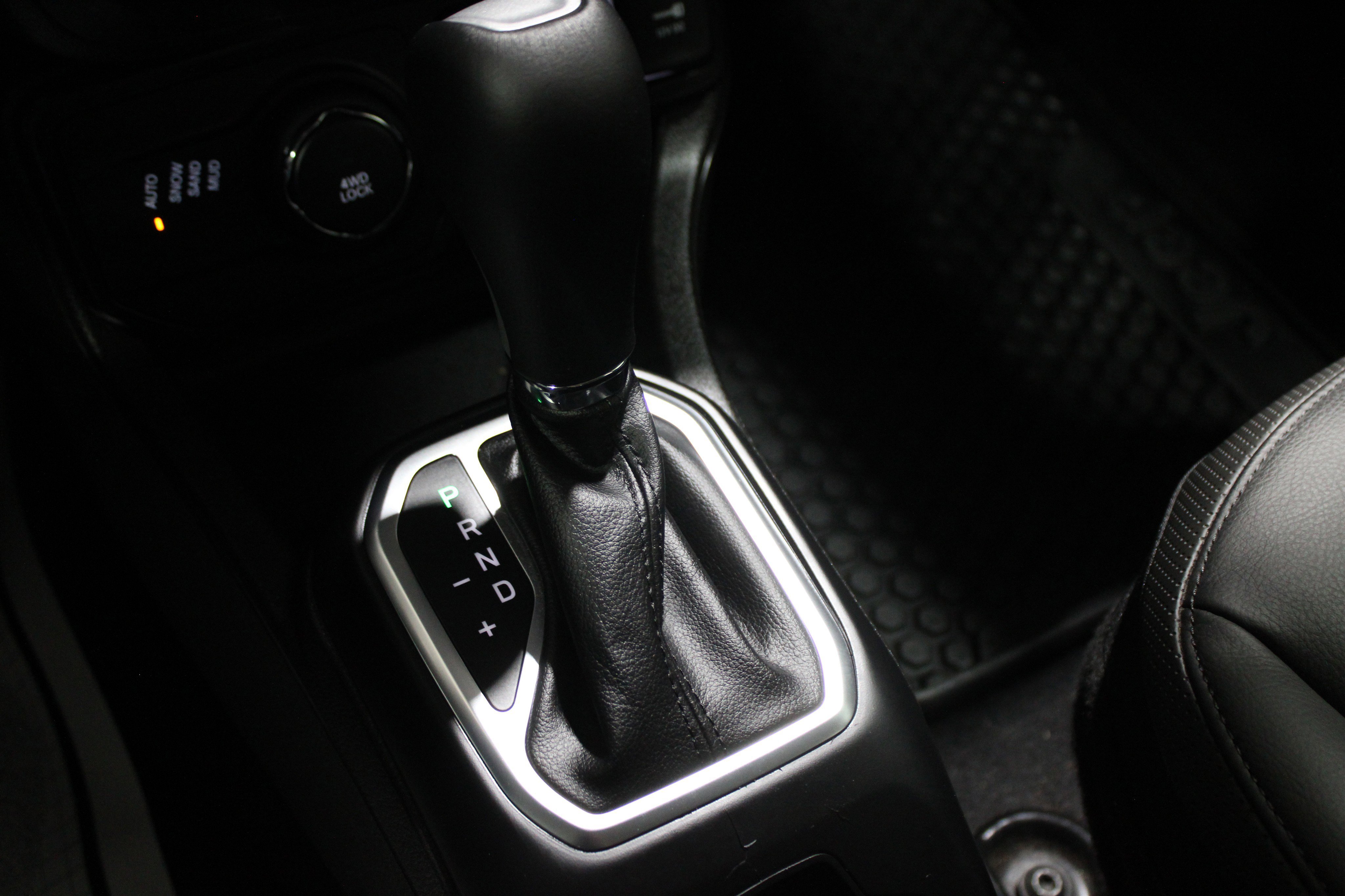 Used 2023 Jeep Renegade Limited image 20