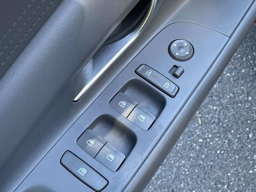 Certified 2024 Hyundai Elantra SEL FWD image 14