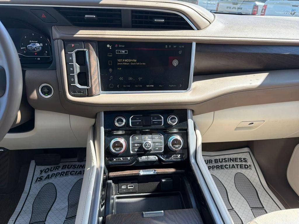 Used 2024 GMC Yukon XL Denali AWD/4WD image 17