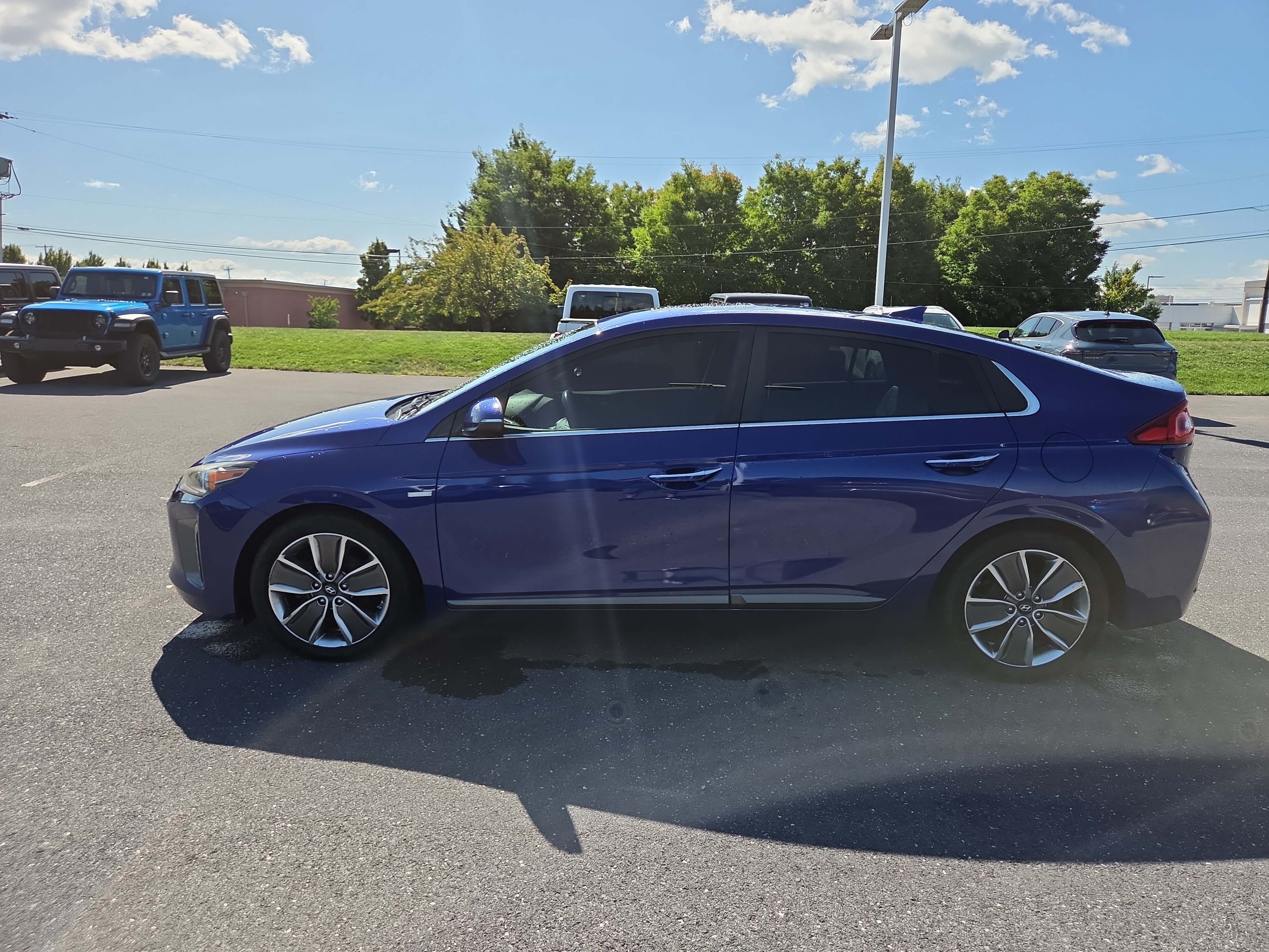 Used 2019 Hyundai Ioniq Limited w/ Ultimate Package 02 FWD image 11