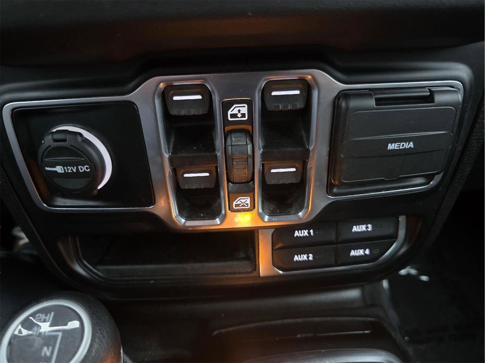 Used 2024 Jeep Wrangler Sahara w/ Safety Group image 56
