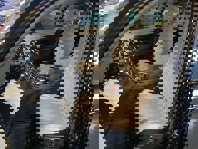 Used 2021 Land Rover Discovery Sport S image 24