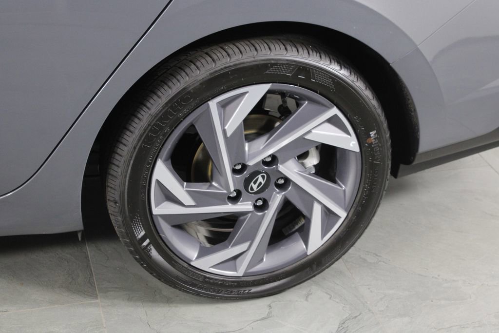 Certified 2025 Hyundai Elantra Sport image 11