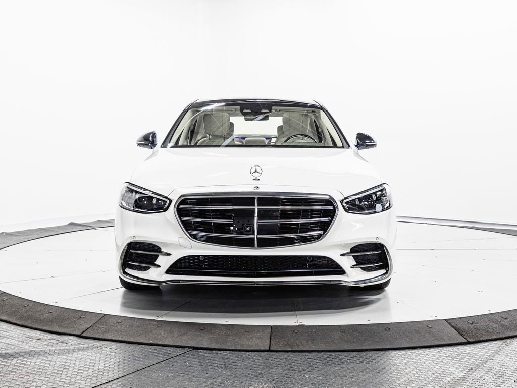 Used 2023 Mercedes-Benz S 580 4MATIC Sedan image 2
