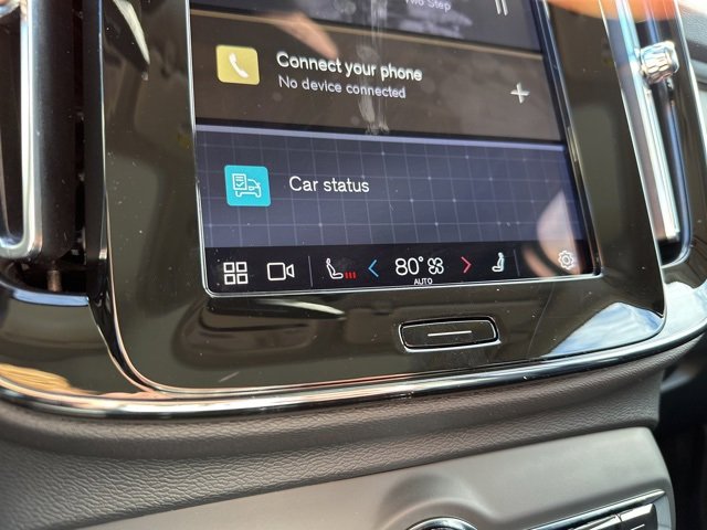 Certified 2023 Volvo XC40 B5 Plus image 29