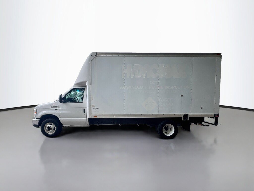 Used 2012 Ford E-450 and Econoline 450 Super Duty w/ PWR Locks & Windows Group RWD image 2