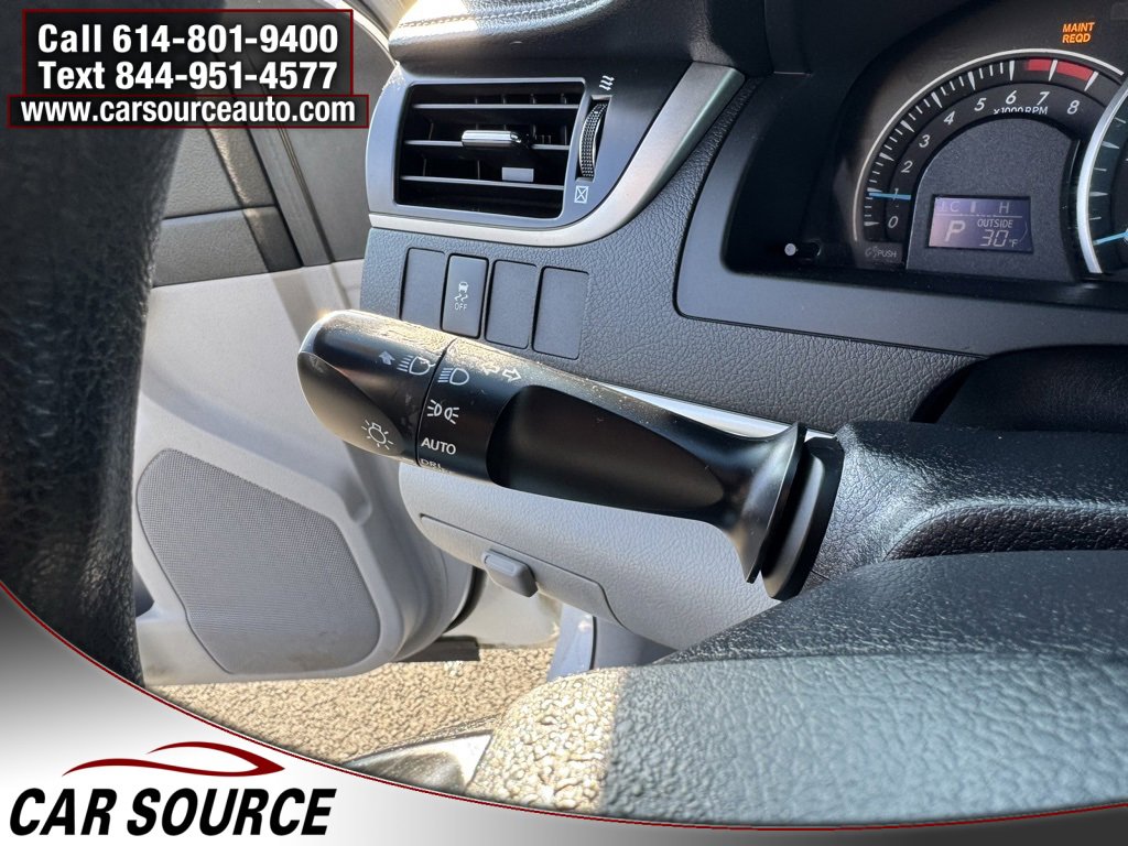 Used 2012 Toyota Camry LE image 19