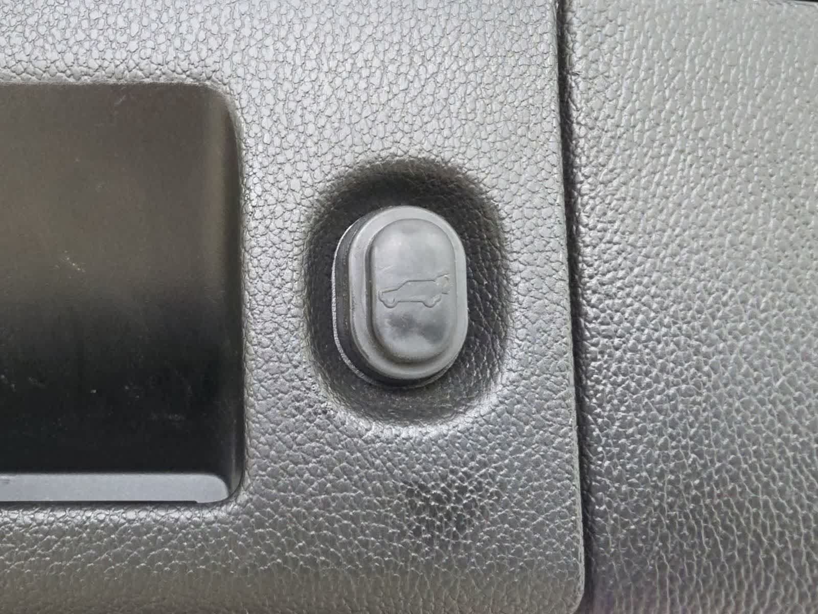 Used 2020 Chevrolet Tahoe Premier AWD/4WD image 34