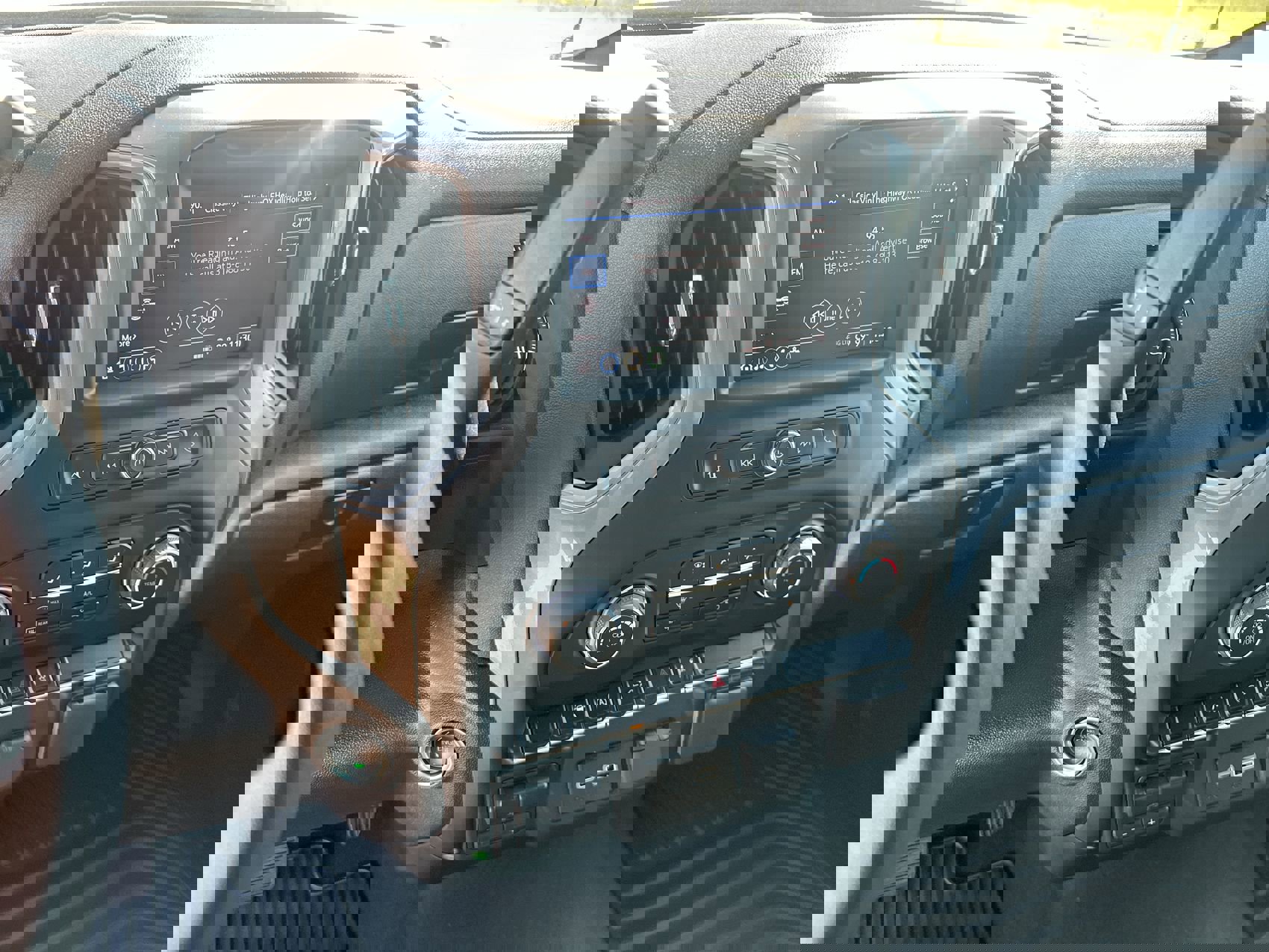 Used 2025 Chevrolet Silverado 1500 Custom image 16