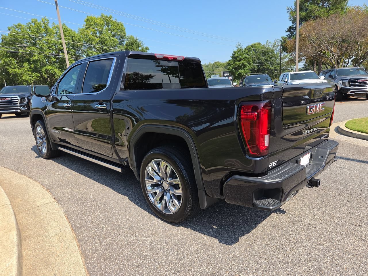 Used 2026 GMC Sierra 1500 Denali AWD/4WD image 6