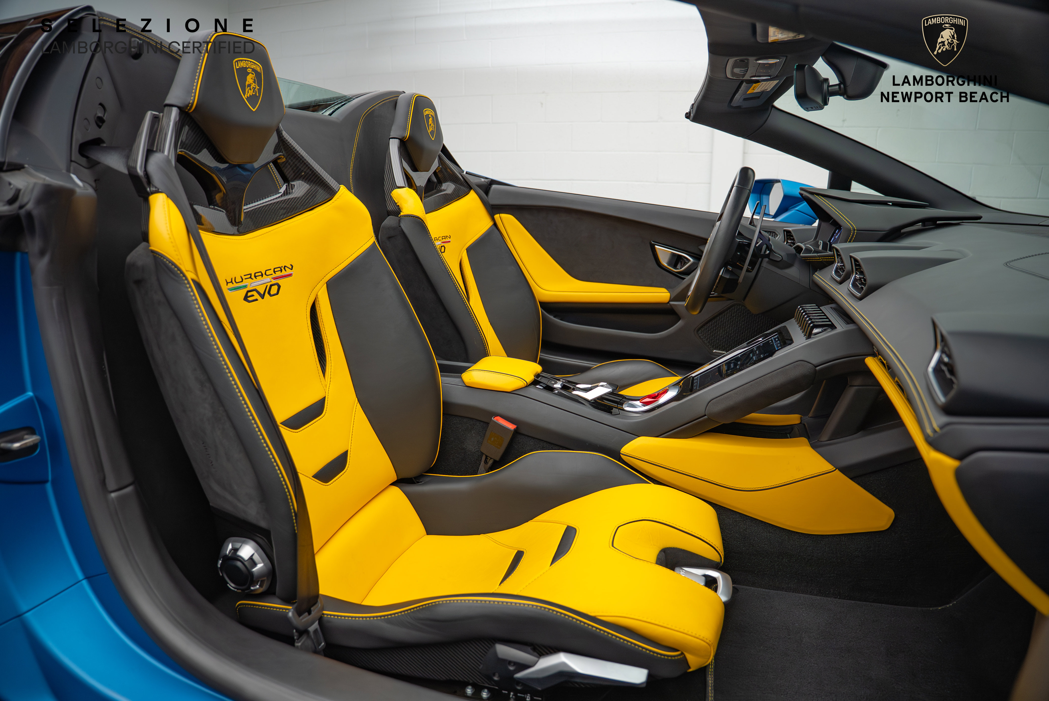 Used 2020 Lamborghini Huracan EVO image 23