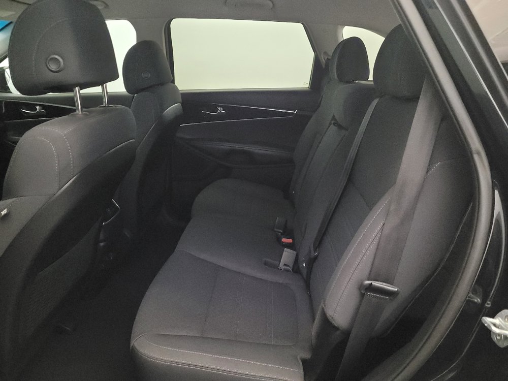 Used 2017 Kia Sorento AWD image 18