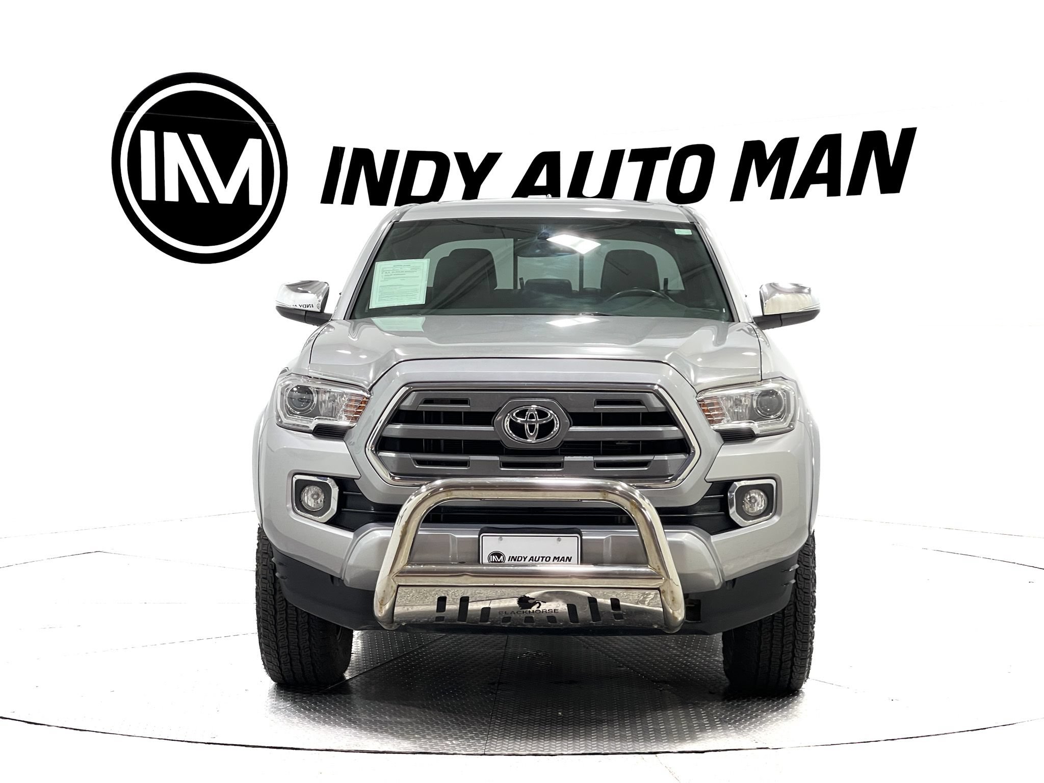 Used 2017 Toyota Tacoma Limited w/ Tow Package AWD/4WD image 9