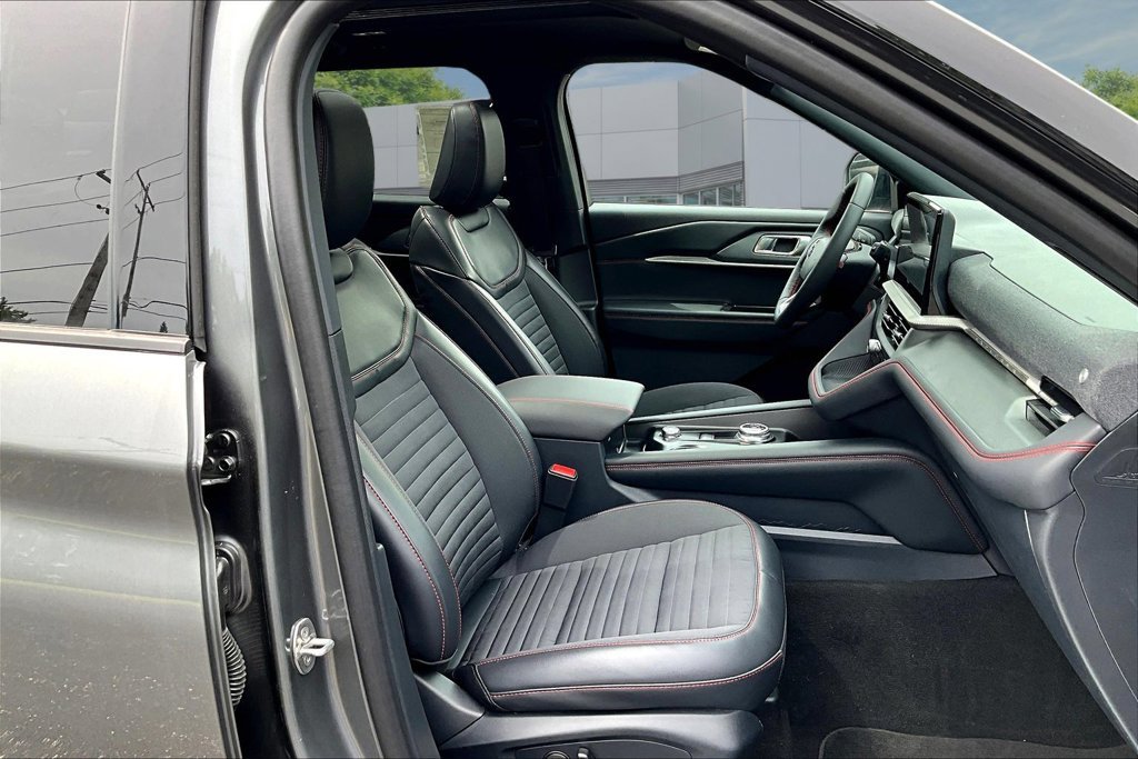 New 2026 Ford Explorer ST-Line w/ ST-Line Street Pack AWD/4WD image 11