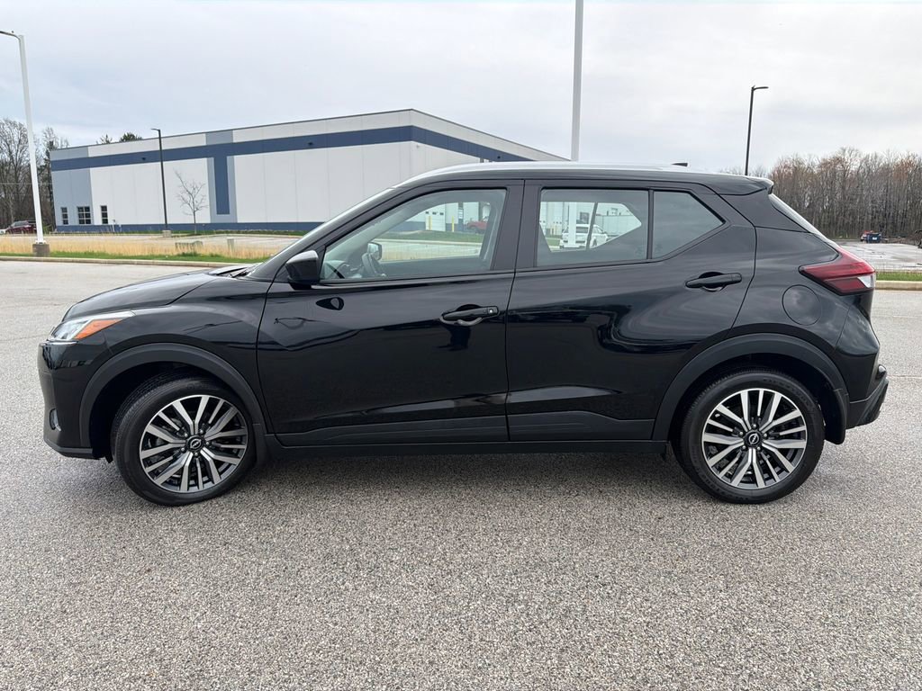Used 2023 Nissan Kicks SV image 6