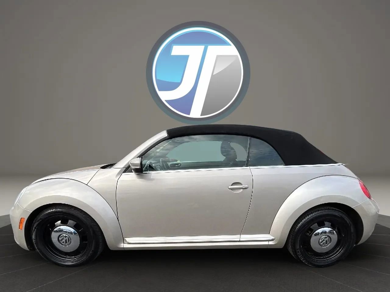 Used 2013 Volkswagen Beetle 2.5 image 12