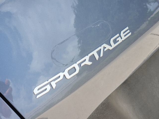 Used 2024 Kia Sportage EX image 12