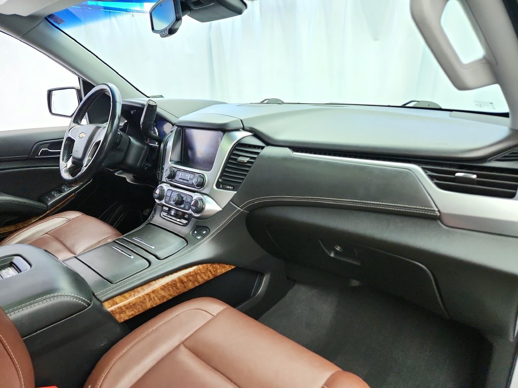 Used 2019 Chevrolet Suburban Premier w/ Premier Plus Edition AWD/4WD image 33