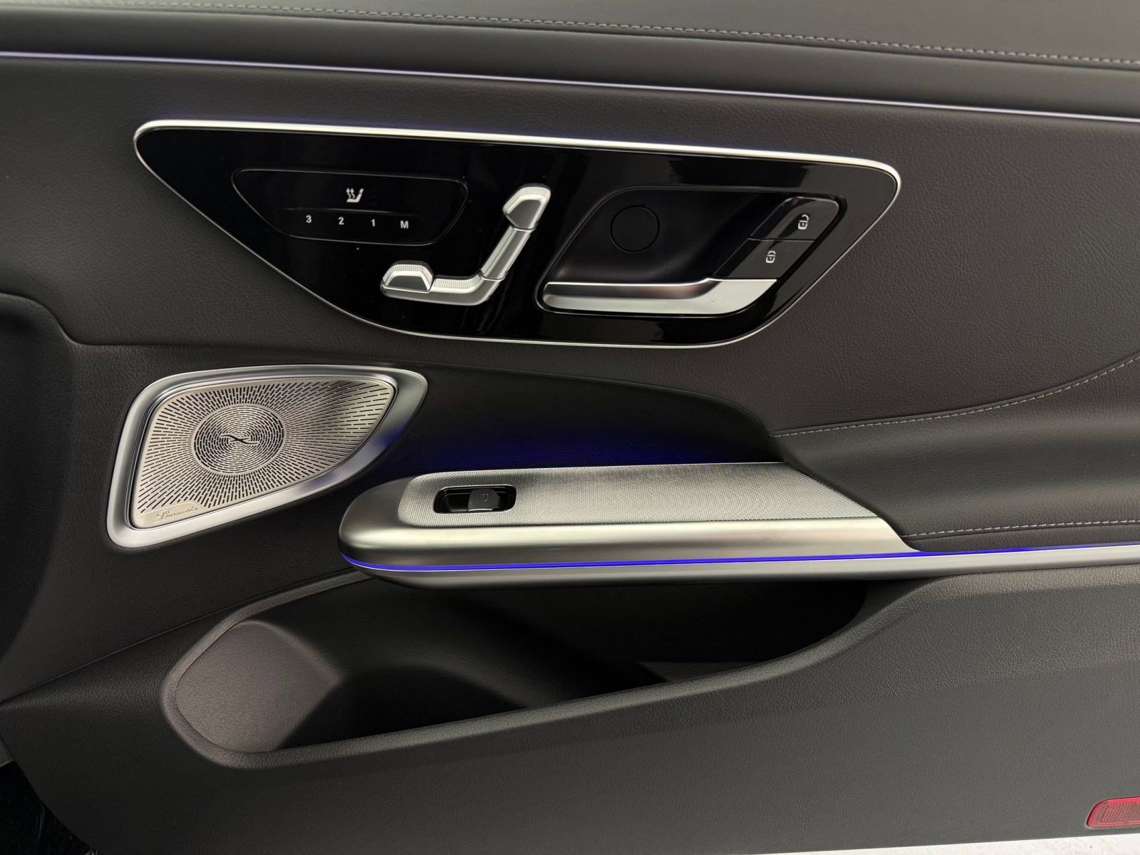 New 2027 Mercedes-Benz CLE 300 4MATIC Coupe image 27